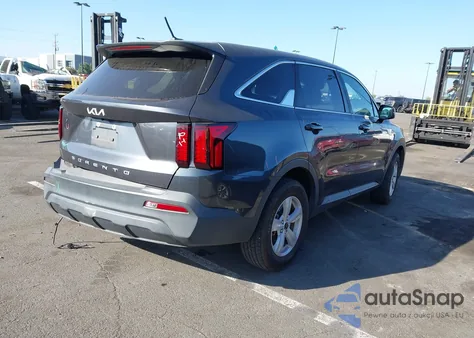 2022 Kia Sorento Lx z USA, uszkodzony, nr VIN 5XYRG4LC9NG075135